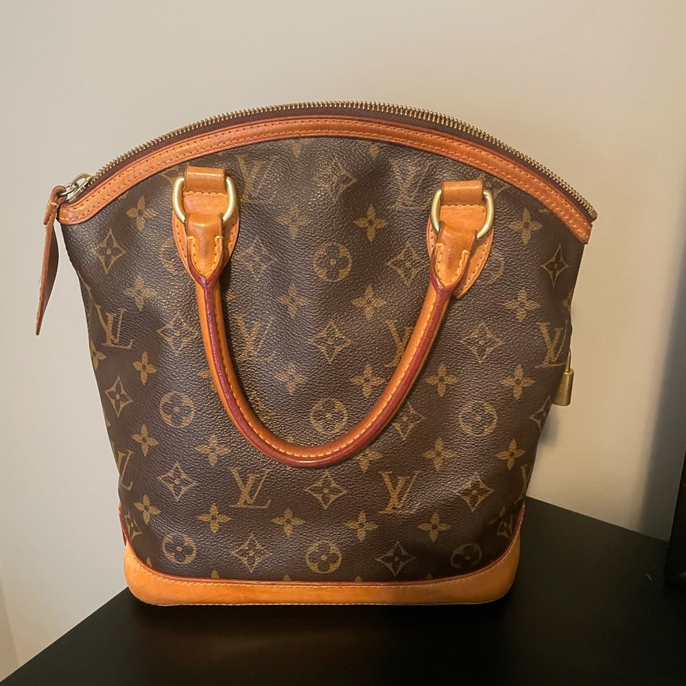 Louis Vuitton authentic purse